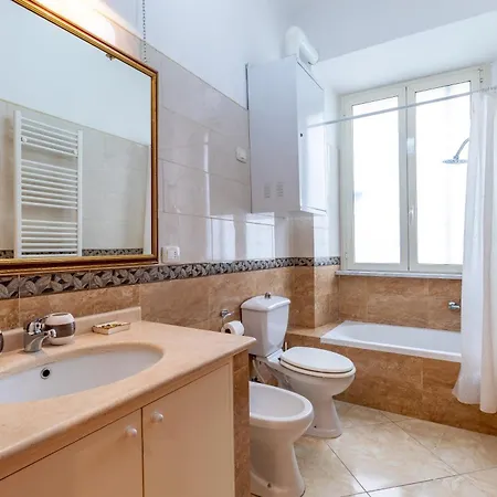 Spazioso Trastevere Apartment *